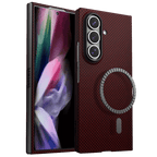 代替テキスト: マグネット対応の赤色 Galaxy Z Fold 7 ケース。カメラ保護性能とスリムなフィット感を強調した斜めからの外観。