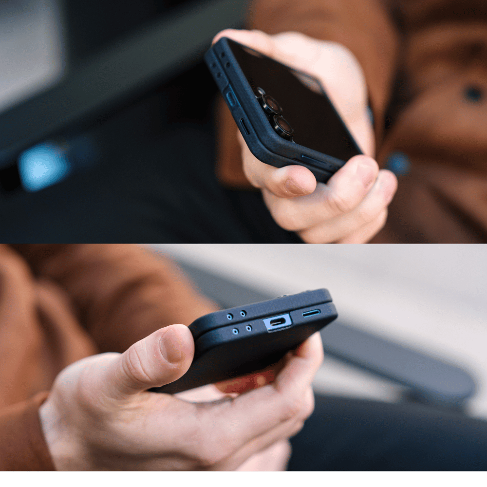 木目調のベンチの上に折りたたんで置かれた、ネイビーのケース付きGalaxy Z Flip 8。