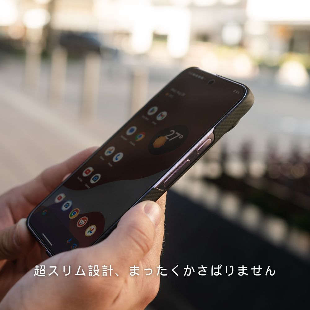 Google Pixel 10 Pro xl
ケースを装着したスマホを両手で持っている写真。ケースの薄さが強調されており、下に「超スリム設計、まったくかさばりません」というテキストがあります。