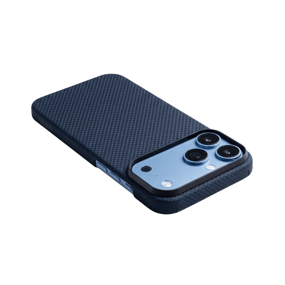 ThinborneのネイビーiPhone 18 Pro ケース｜アラミド繊維の質感が際立つ背面デザイン