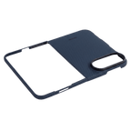 iPhone Duoケース 単体。カメラリングとヒンジ部分、本体を包み込む2パーツ構造がわかる一枚